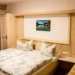 Buachbinder Hof *